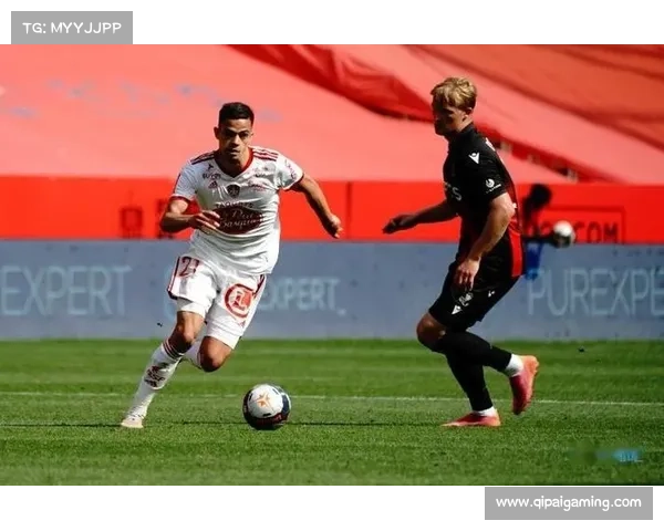 费弗尔租借加盟欧塞尔，伯恩茅斯中场重返法甲