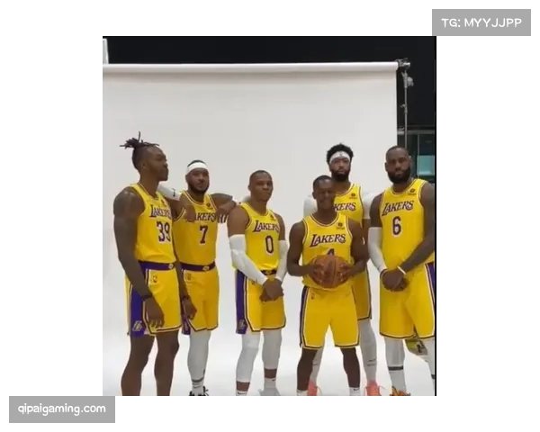 更衣室领袖：一位老将如何在训练中向年轻队友传授防守预判的经验